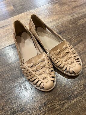 Nisolo Huarache Sandals in the almond tan color 6.5